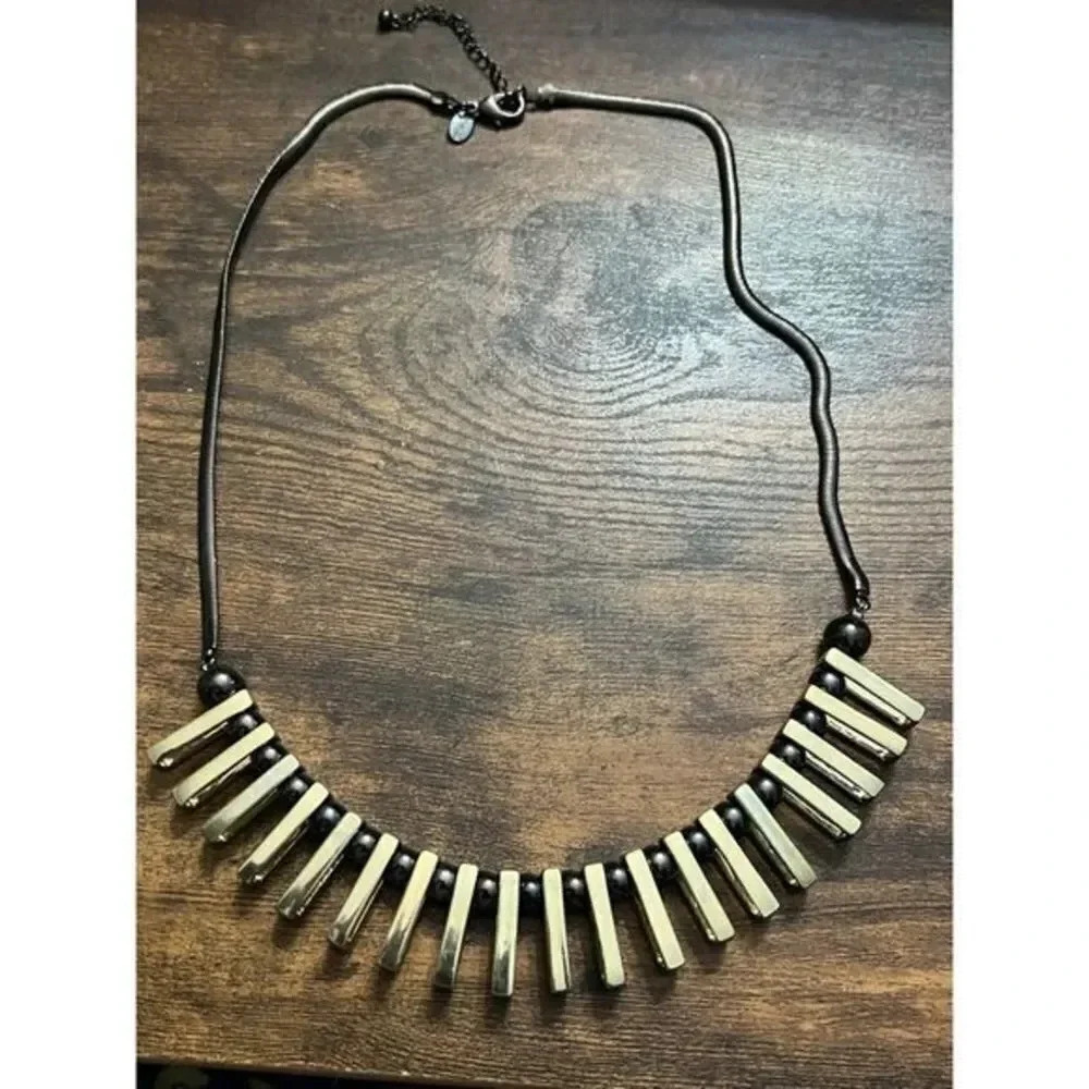Multi-tone Fan Style Express Necklace - Picture 2 of 5